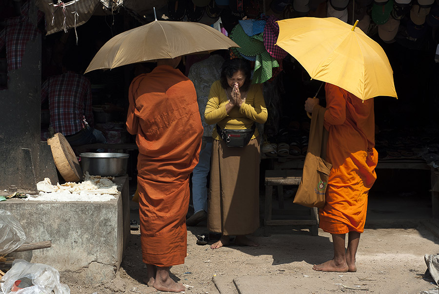 Offrandes pour les moines (Cambodia)
